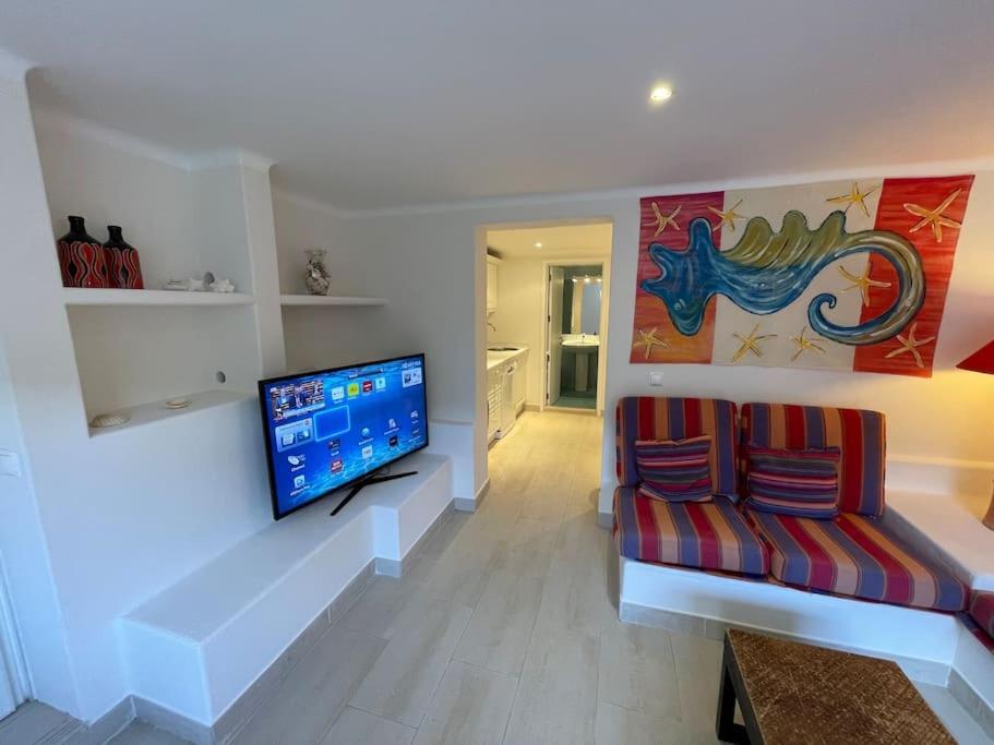 Studio With Private Swimming Pool And Garden Кашкайш Экстерьер фото